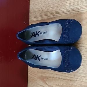 AK blue wedges